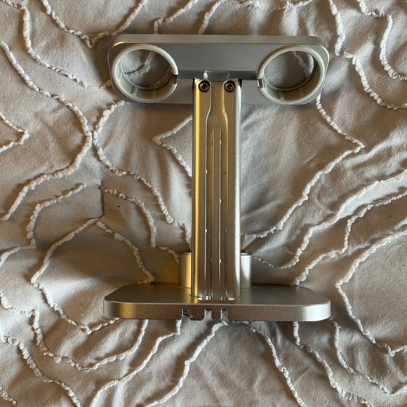 Device Dock Charging Station Stand - Picture 4 of 5